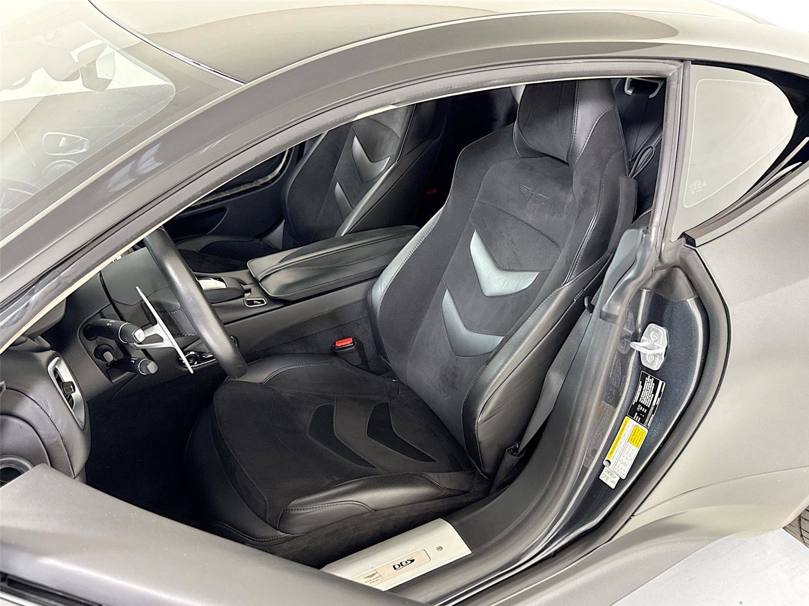 Used 2019 Aston Martin DBS Superleggera RWD image 14
