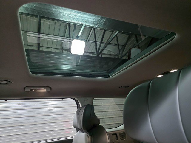 Used 2024 Kia EV9 Land image 18