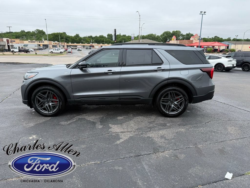 Used 2025 Ford Explorer ST-Line w/ Premium Package AWD/4WD image 6