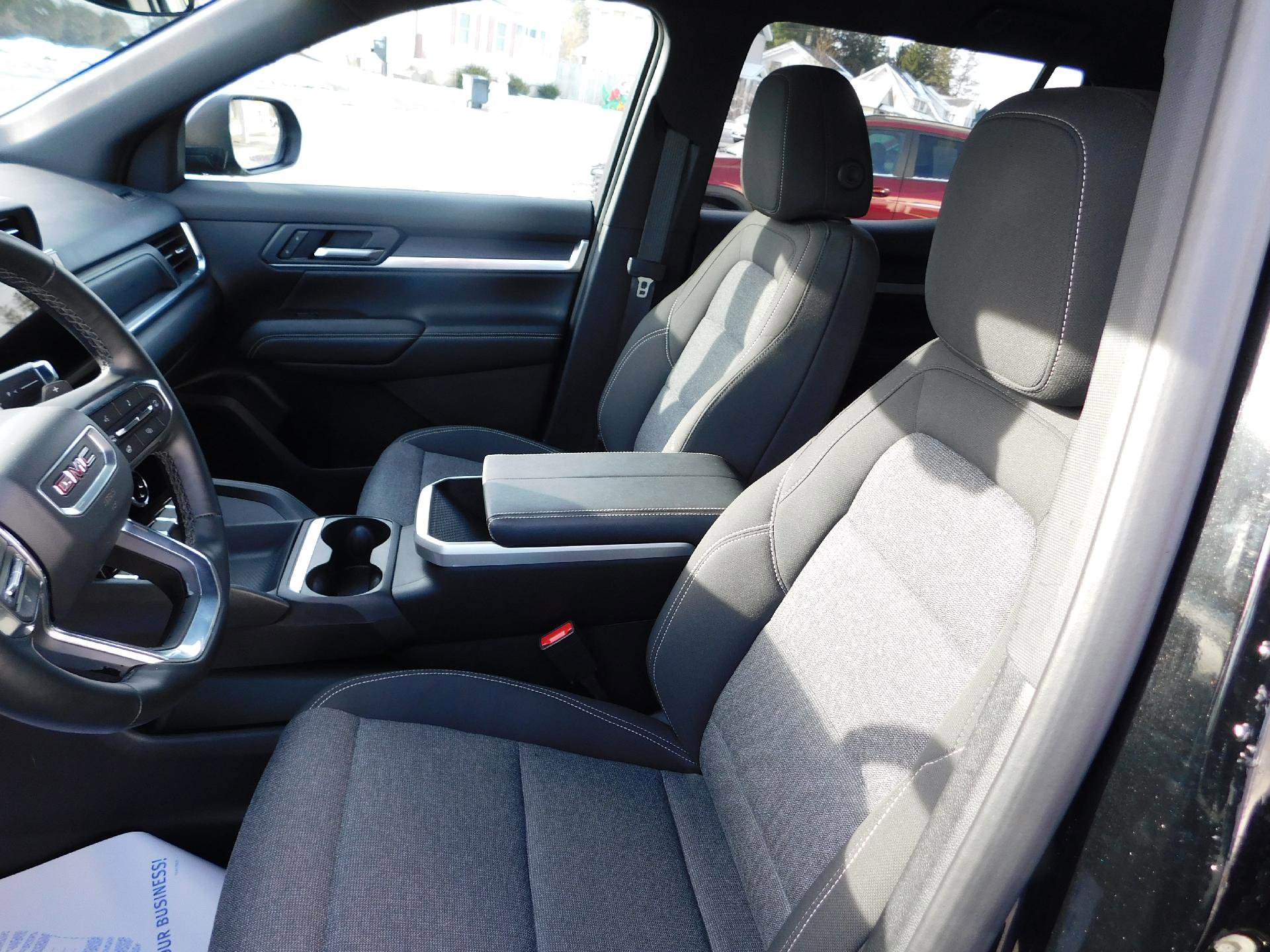 Used 2025 GMC Terrain Elevation image 19