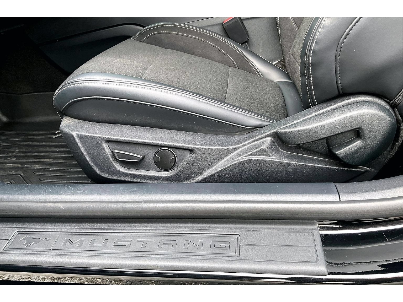 Used 2024 Ford Mustang GT RWD image 27