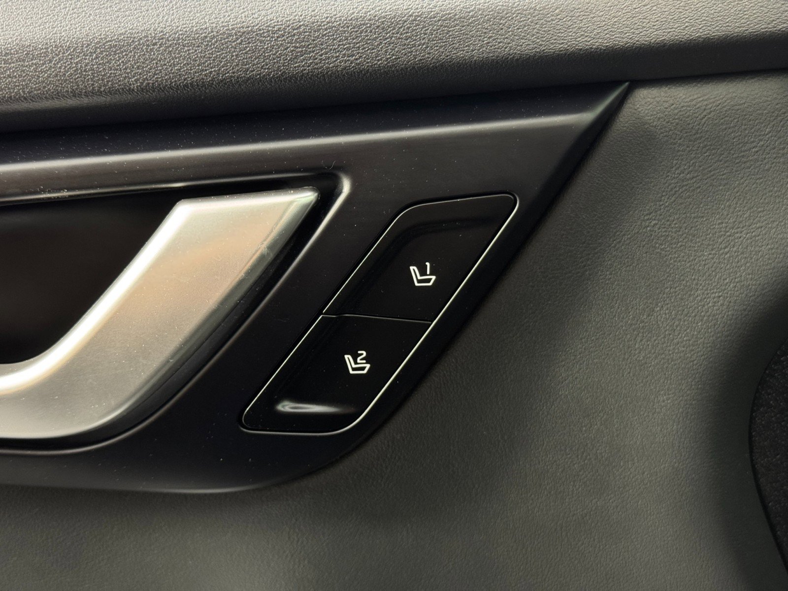 Used 2023 Kia EV6 Wind w/ Wind Technology Package AWD/4WD image 16