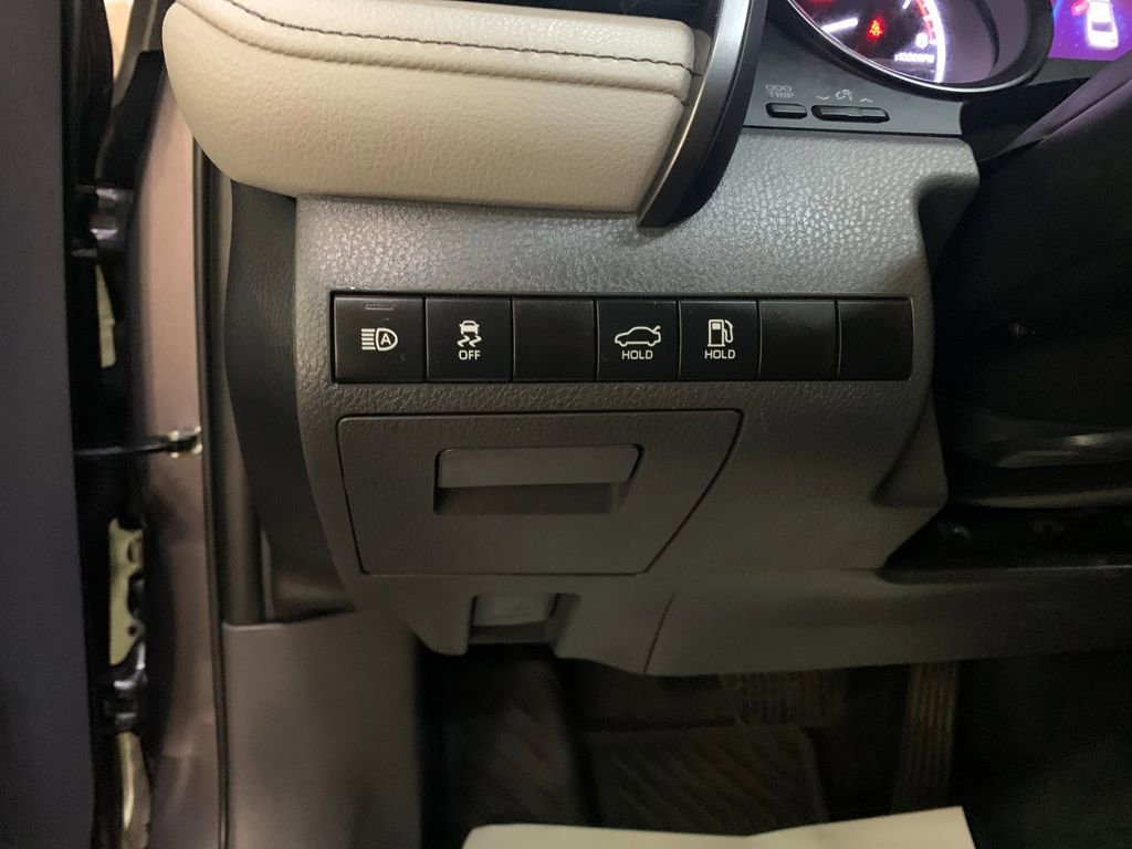 Used 2023 Toyota Camry SE w/ Blackout Package (TMS) image 30