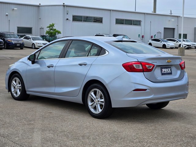 Used 2018 Chevrolet Cruze LT FWD image 4