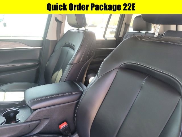 Used 2023 Jeep Grand Cherokee Limited image 9