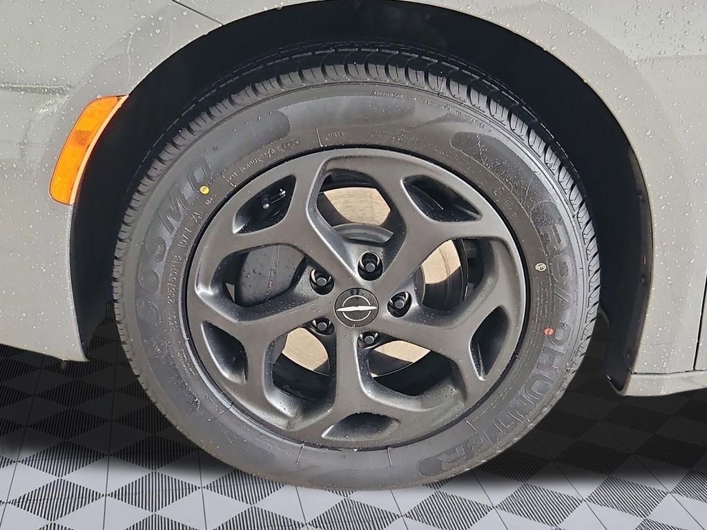 Used 2022 Chrysler Pacifica Touring-L w/ S Appearance Package image 30