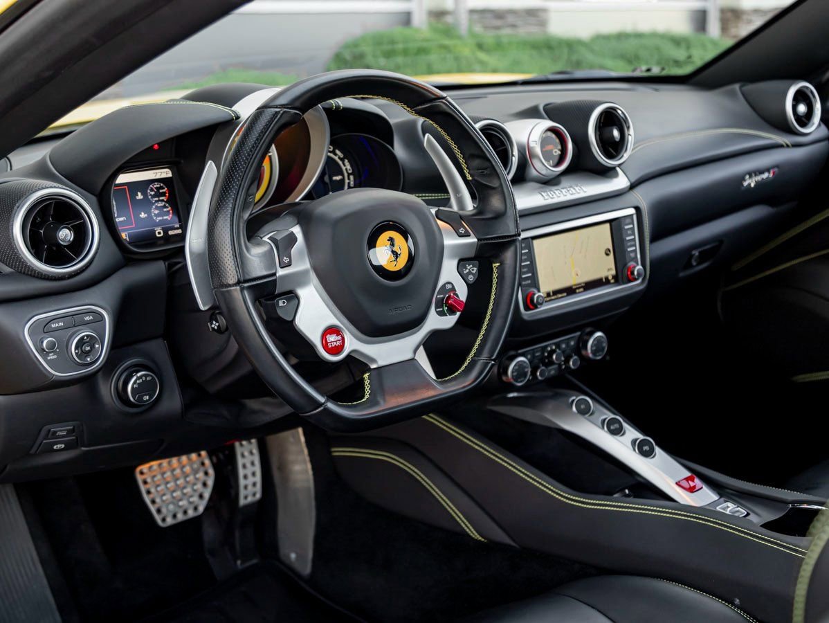 Used 2018 Ferrari California T image 17
