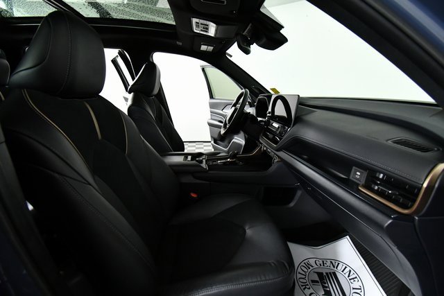 Used 2024 Toyota Grand Highlander AWD Hybrid image 24