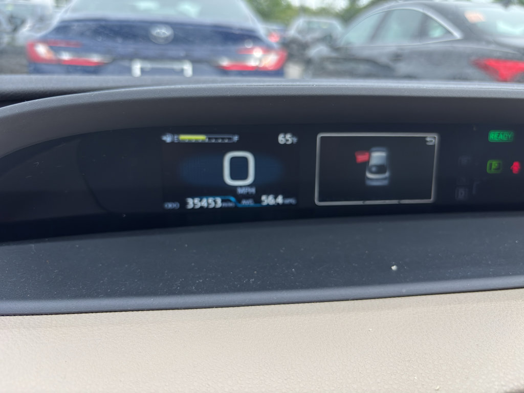 Used 2022 Toyota Prius XLE FWD image 17