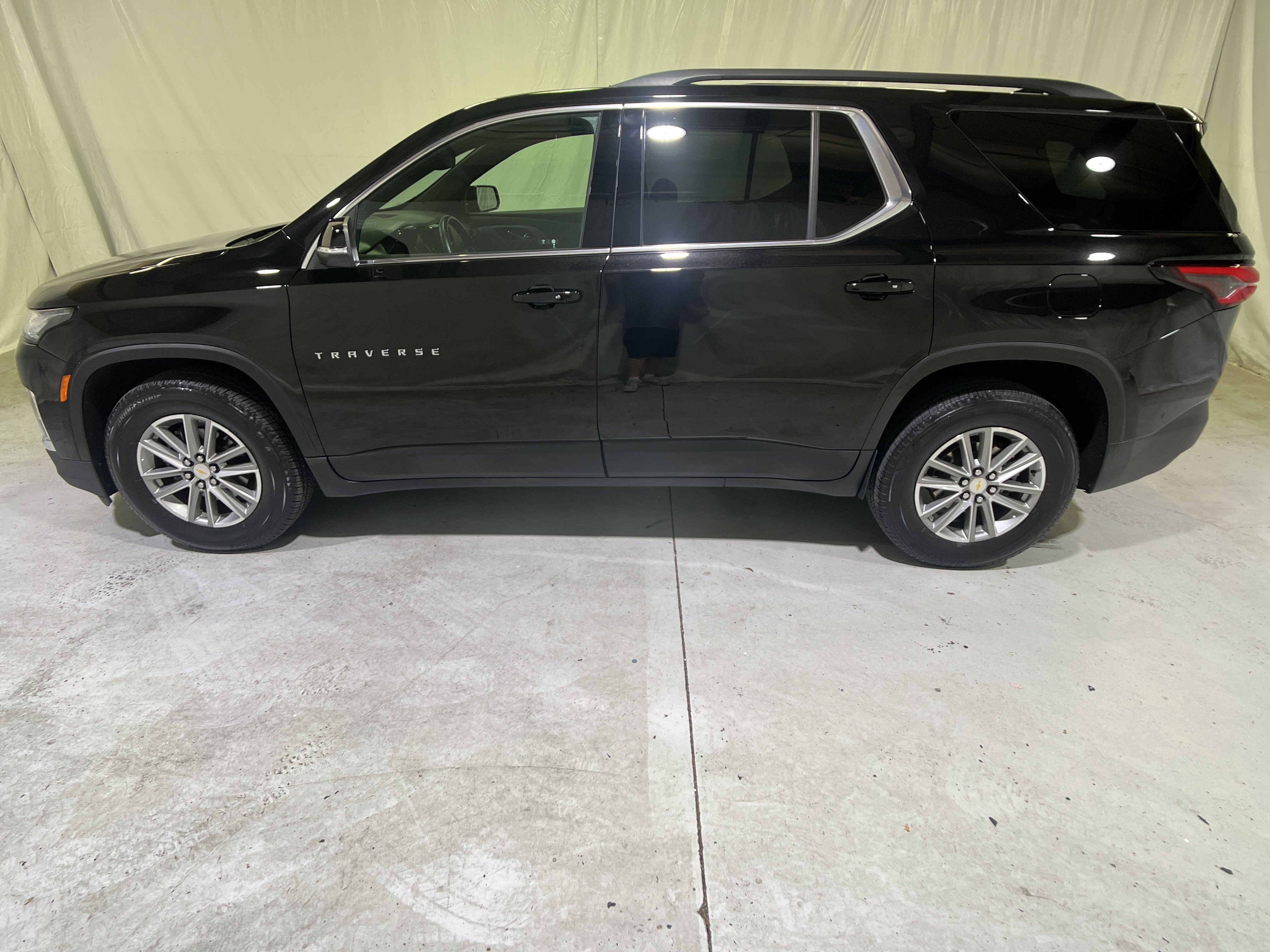 Certified 2023 Chevrolet Traverse LT FWD image 7