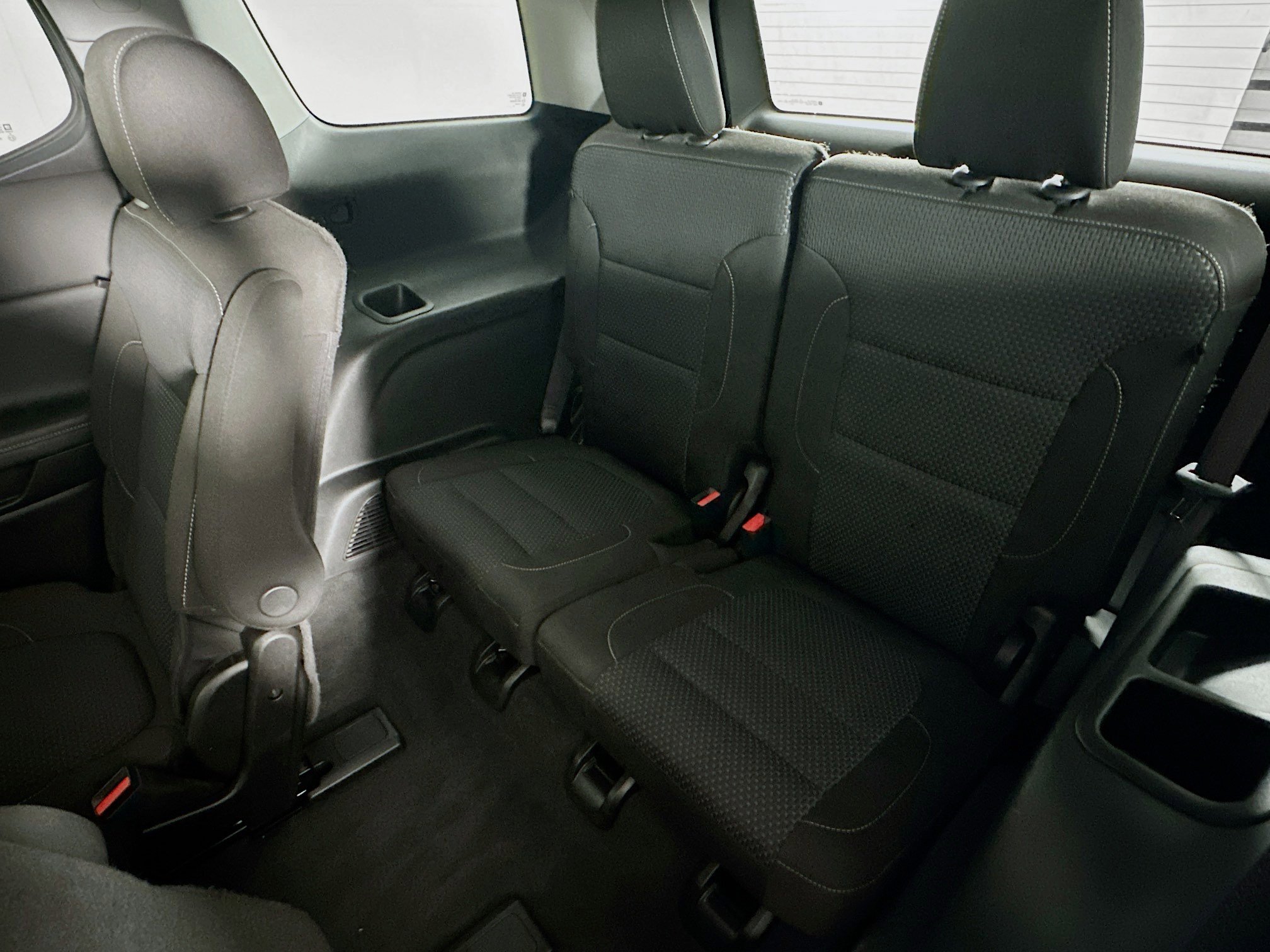 Used 2023 GMC Acadia SLE w/ Driver Convenience Package image 29