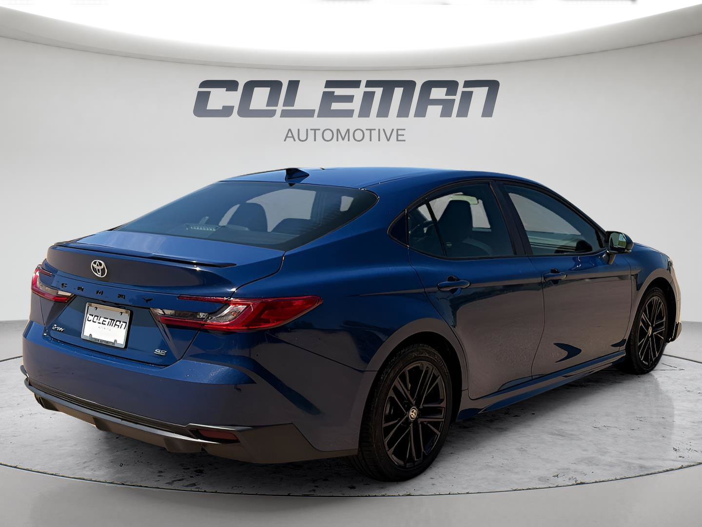 Used 2025 Toyota Camry SE FWD image 7