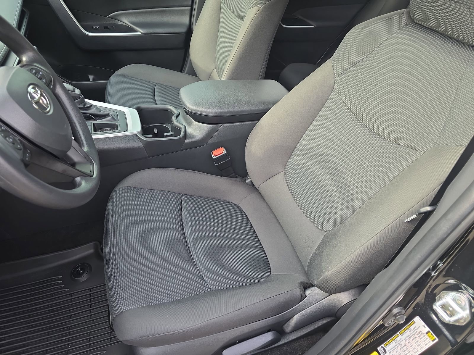 Used 2022 Toyota RAV4 LE image 20