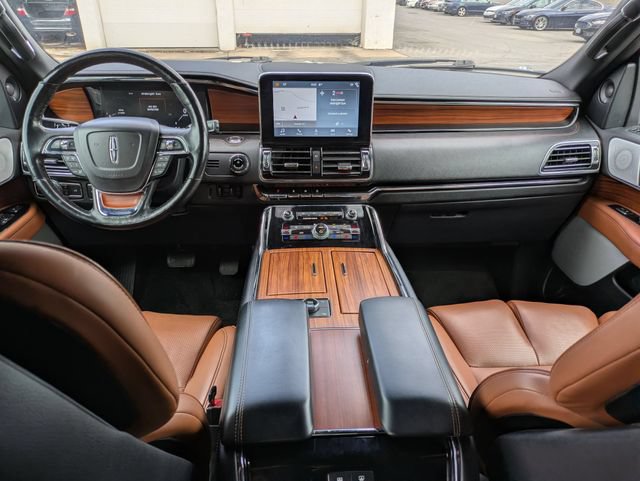 Used 2019 Lincoln Navigator Reserve AWD/4WD image 18