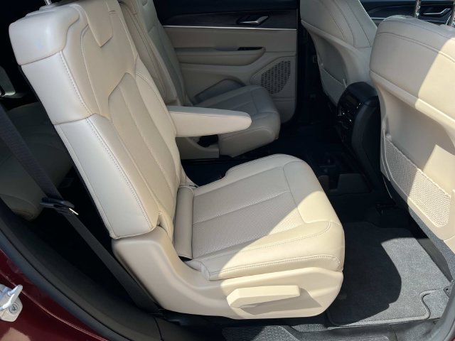 Certified 2025 Jeep Grand Cherokee L Limited w/ Luxury Tech Group II AWD/4WD image 23