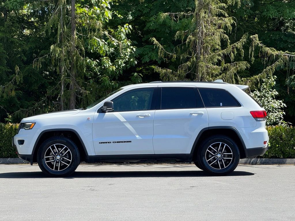 Used 2018 Jeep Grand Cherokee Trailhawk w/ Trailhawk Luxury Group AWD/4WD image 5