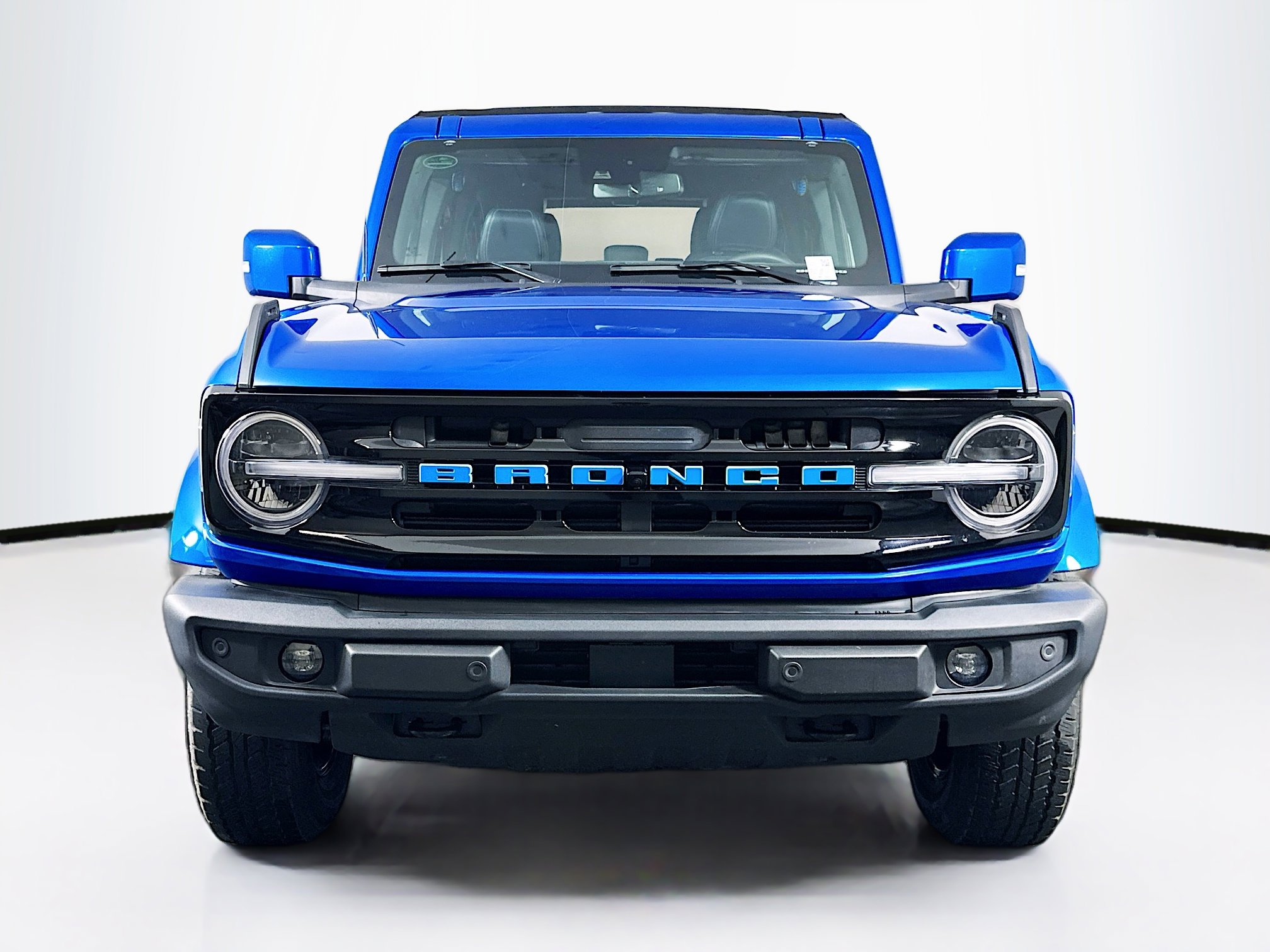 Used 2023 Ford Bronco Outer Banks image 2