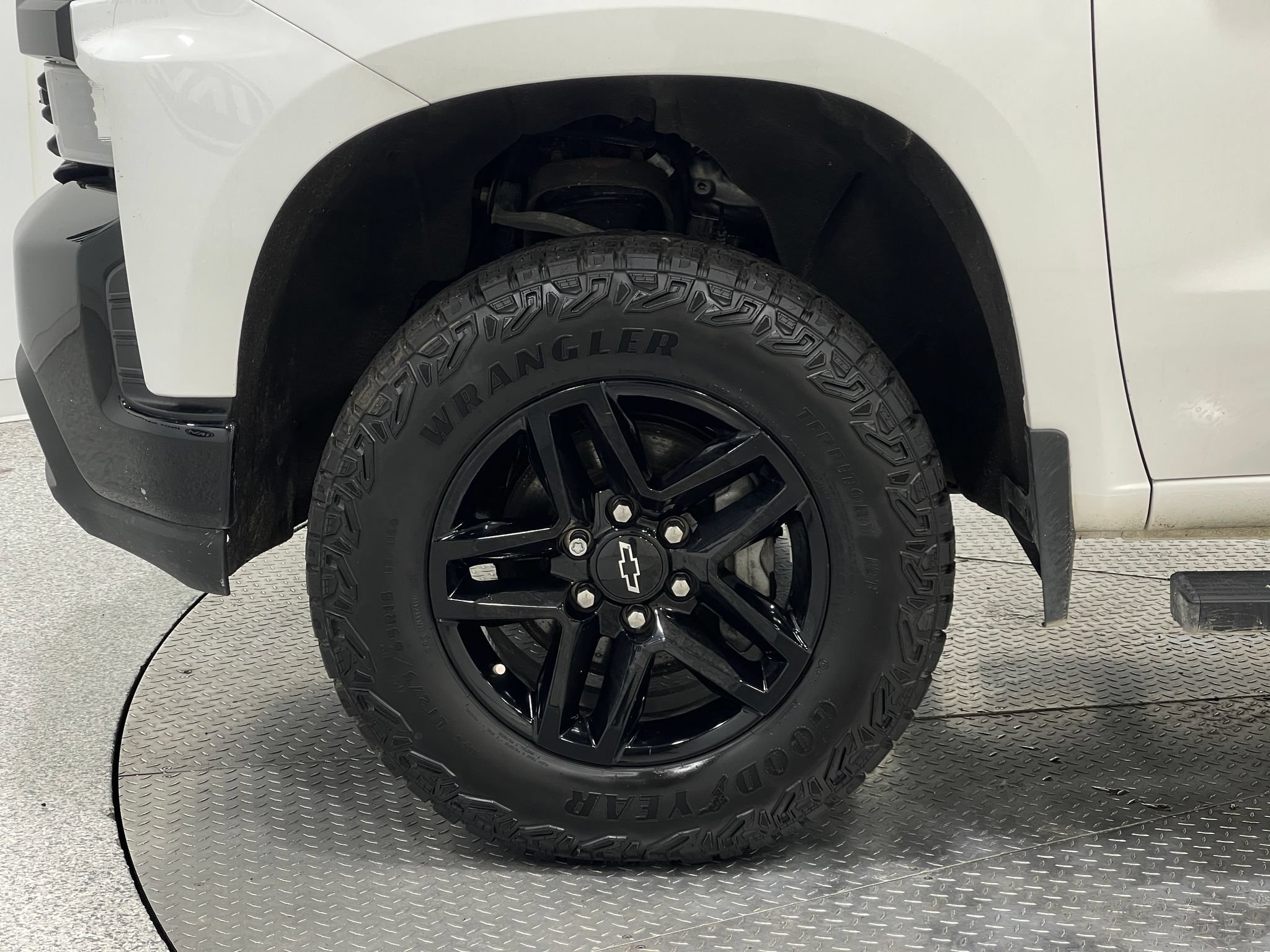 Used 2021 Chevrolet Silverado 1500 Custom Trail Boss w/ LPO, Dark Essentials Package AWD/4WD image 32