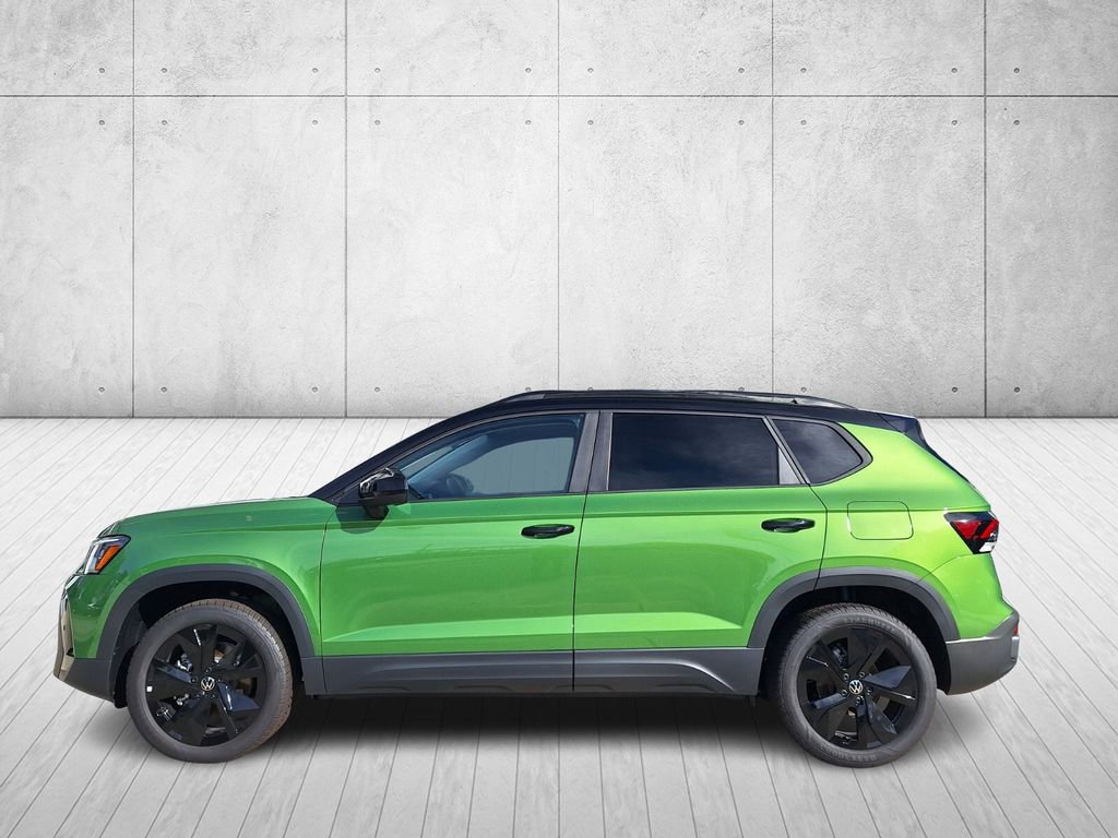 New 2026 Volkswagen Taos SE image 2