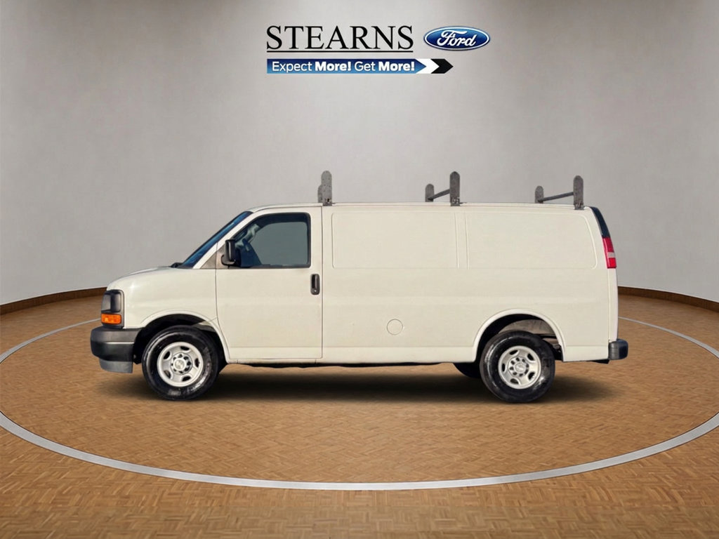Used 2017 Chevrolet Express 2500 RWD image 3