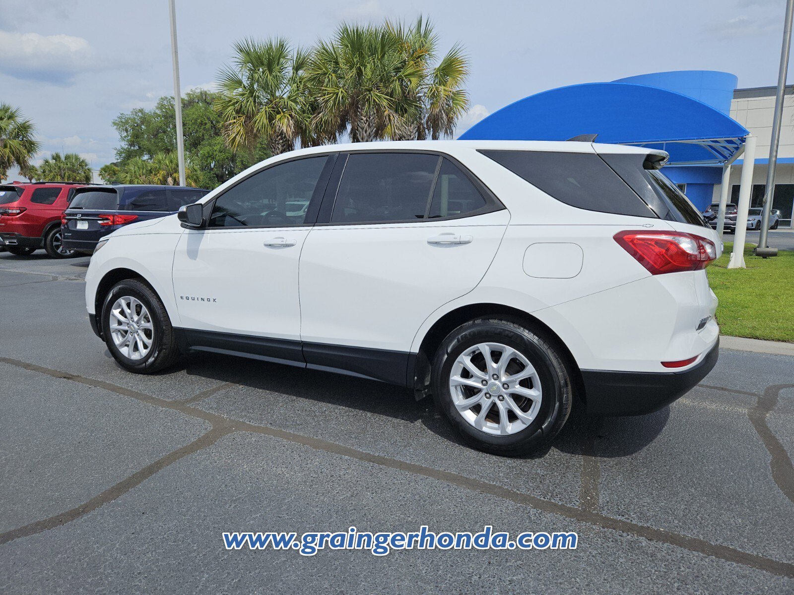 Used 2019 Chevrolet Equinox LS w/ LS Convenience Package FWD image 3