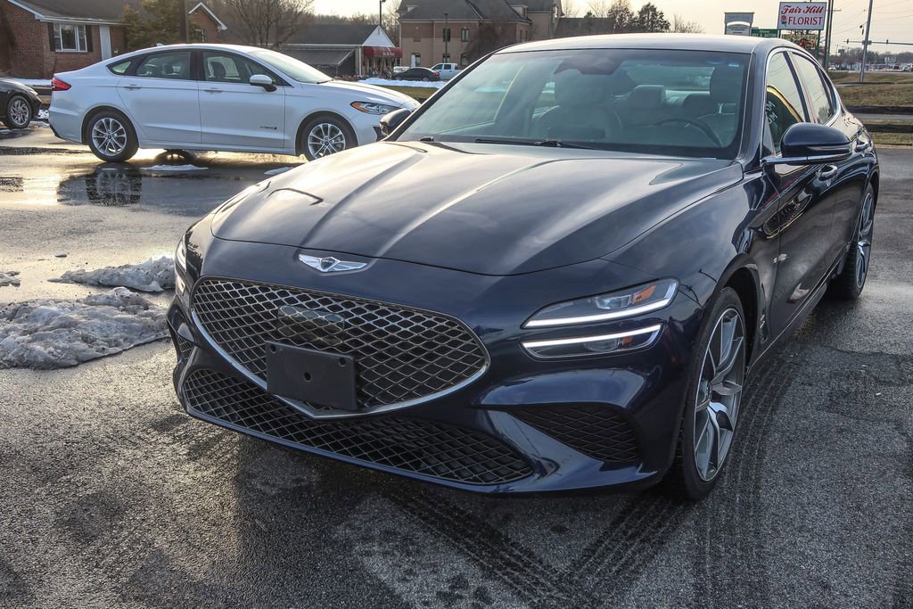 Used 2023 Genesis G70 2.0T image 5