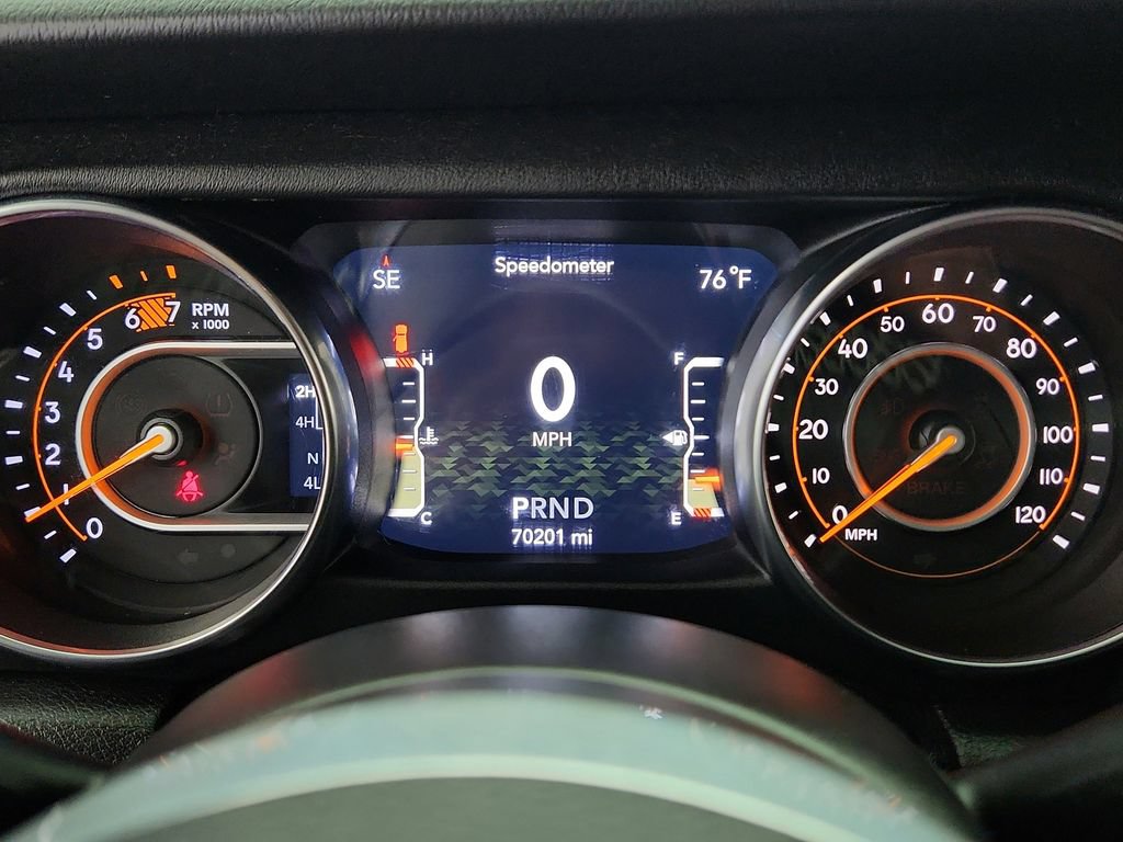 Used 2018 Jeep Wrangler Unlimited Sahara AWD/4WD image 12