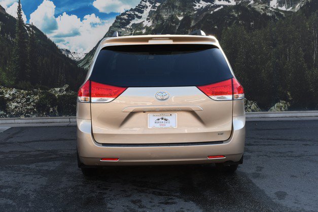 Used 2014 Toyota Sienna LE FWD image 10