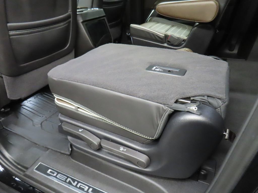 Used 2025 GMC Yukon XL Denali Ultimate AWD/4WD image 69