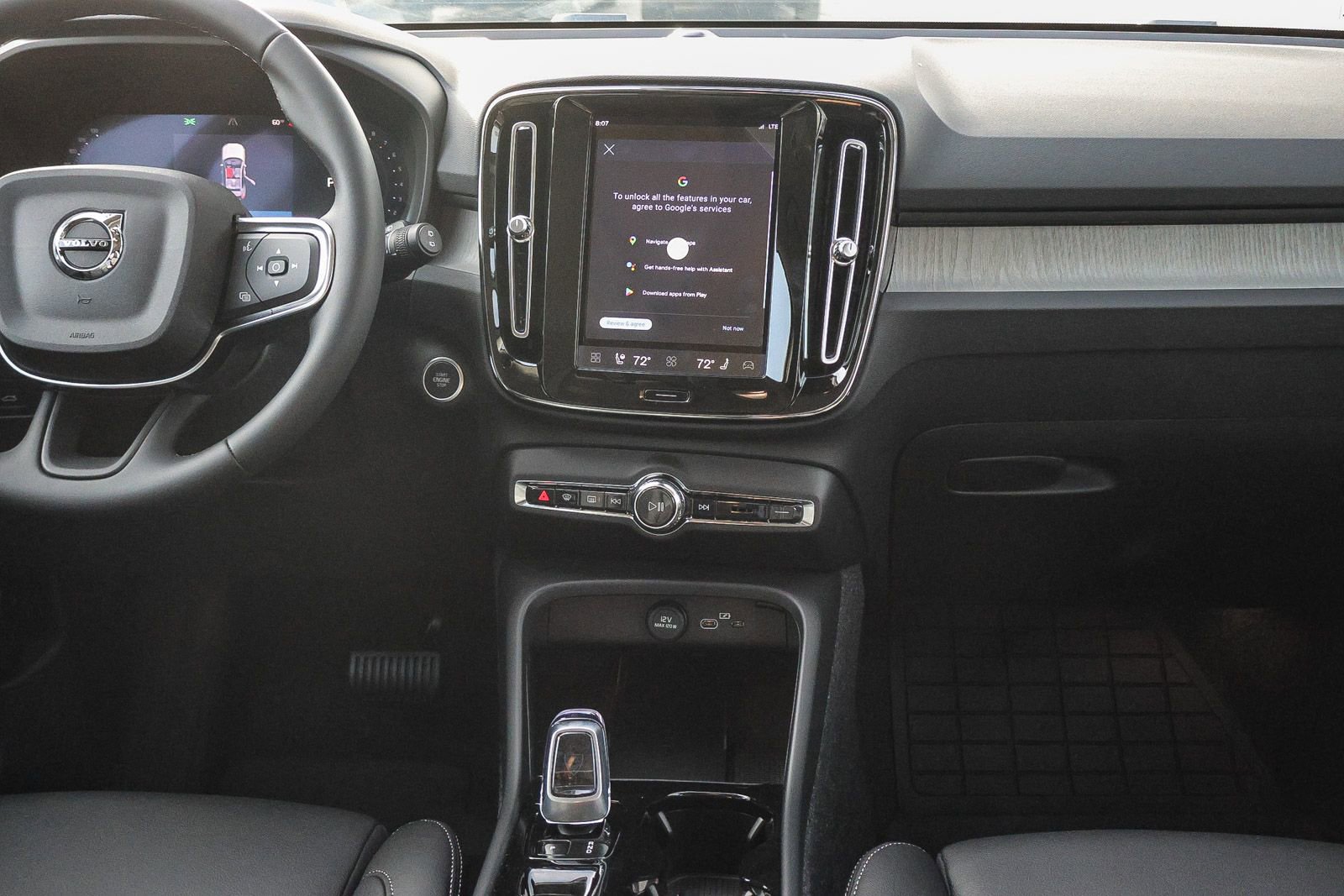 New 2026 Volvo XC40 B5 Plus w/ Climate Package AWD/4WD image 23