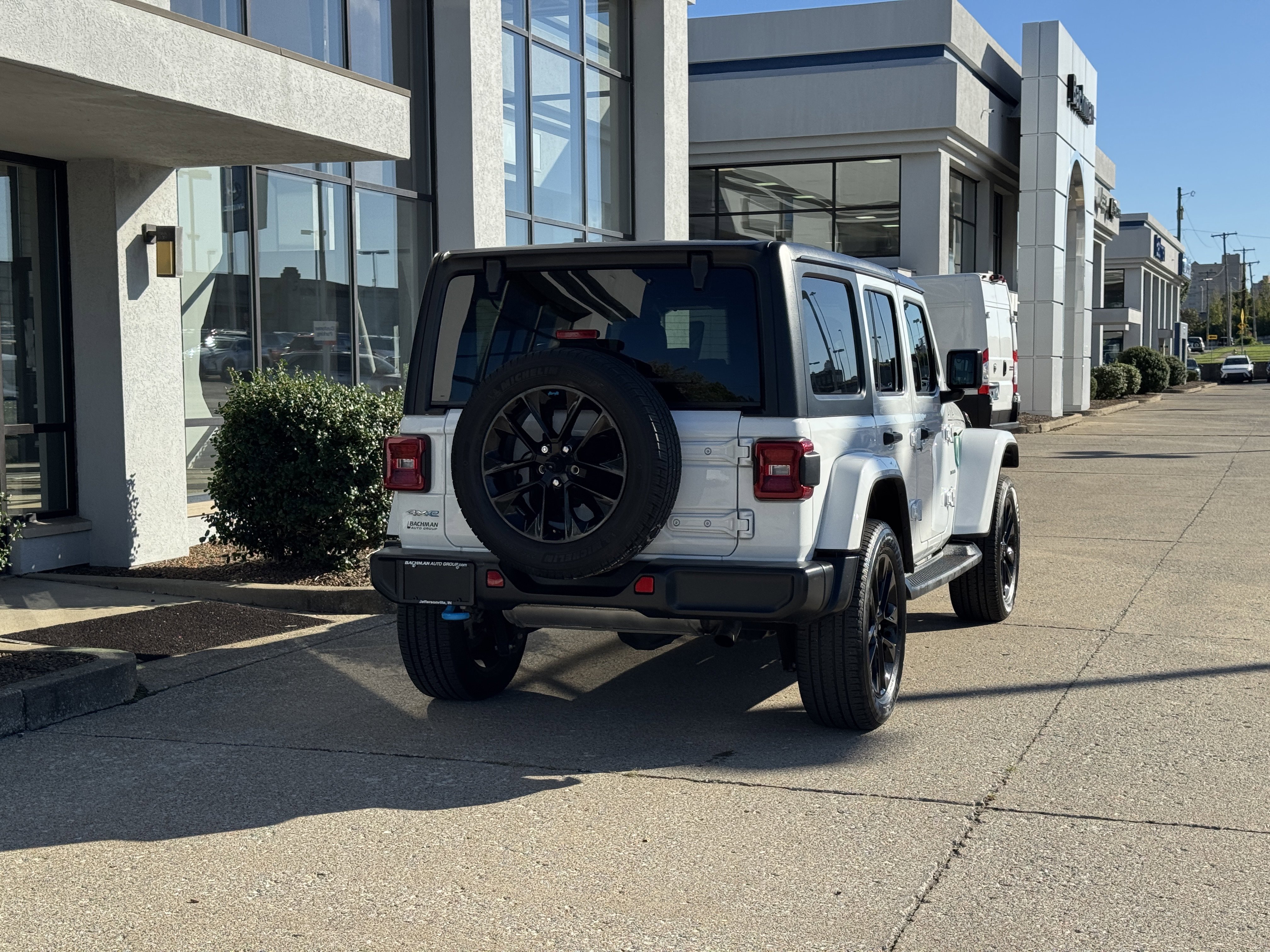 Used 2022 Jeep Wrangler Unlimited Sahara w/ Cold Weather Group image 5