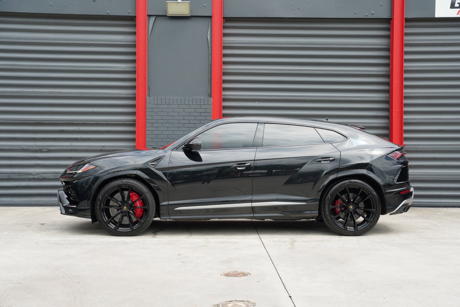 Used 2019 Lamborghini Urus AWD/4WD image 11