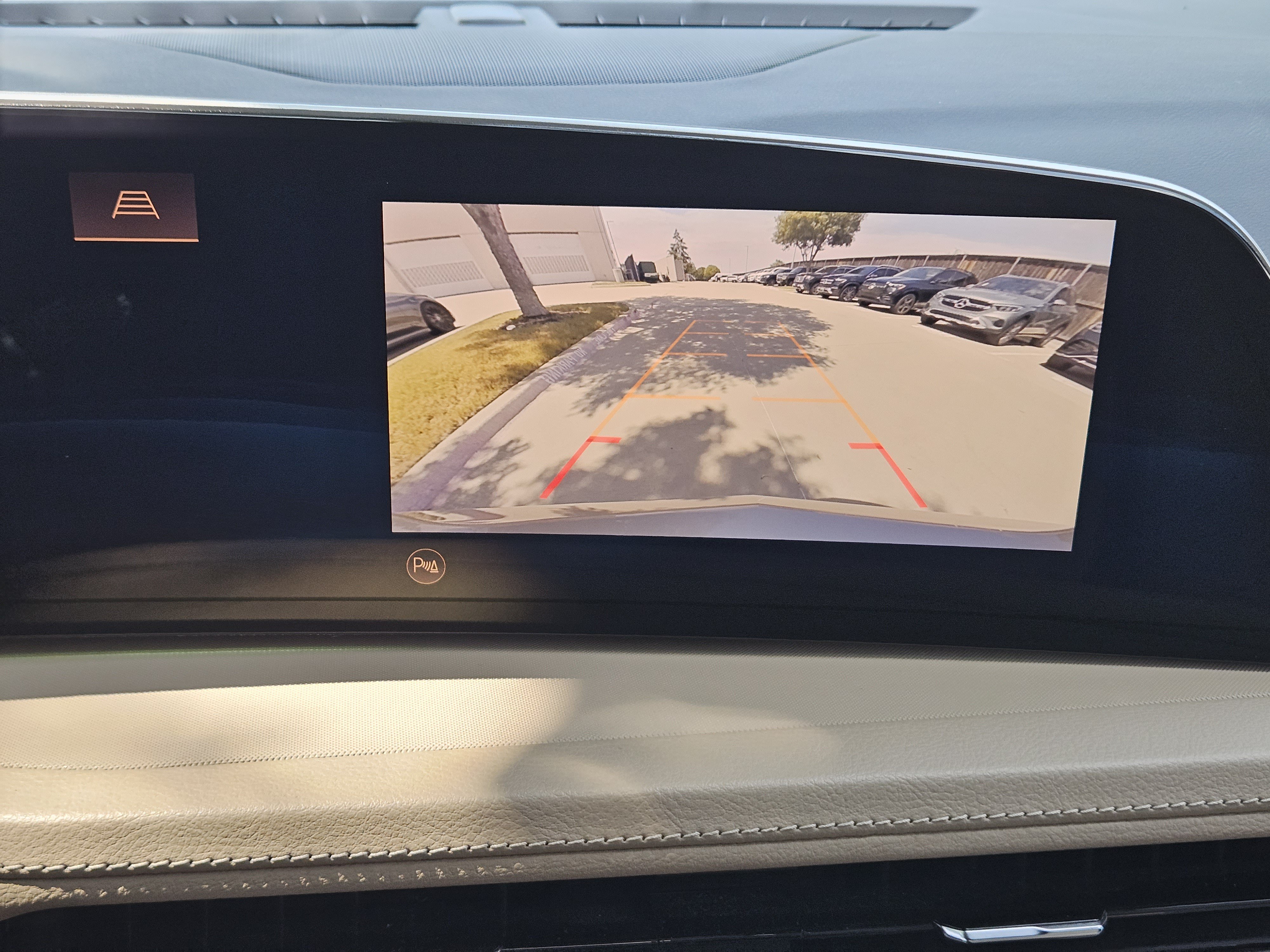 Used 2024 Cadillac XT4 Luxury w/ Cold Weather Package FWD image 10
