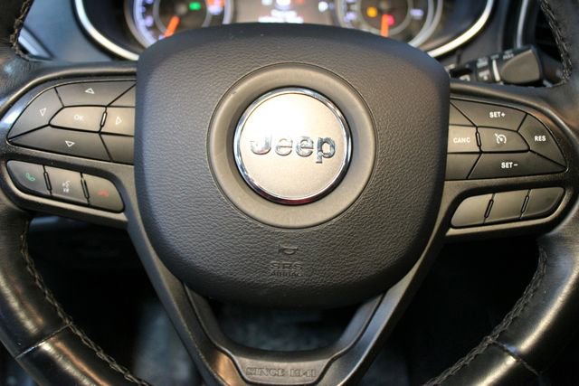 Used 2019 Jeep Cherokee Trailhawk AWD/4WD image 20