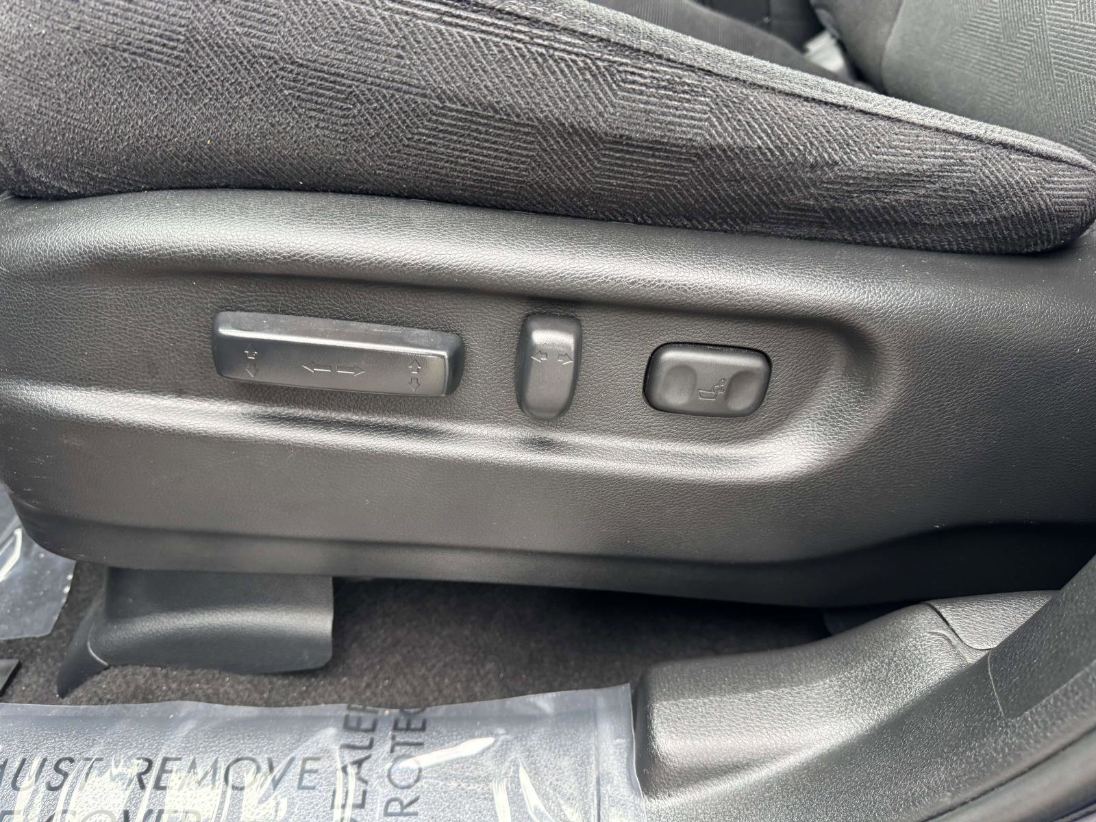 Used 2022 Honda Pilot Sport image 16