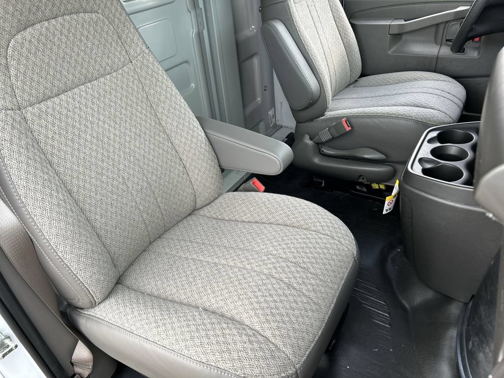 New 2025 GMC Savana 3500 w/ Power Convenience Package RWD image 26