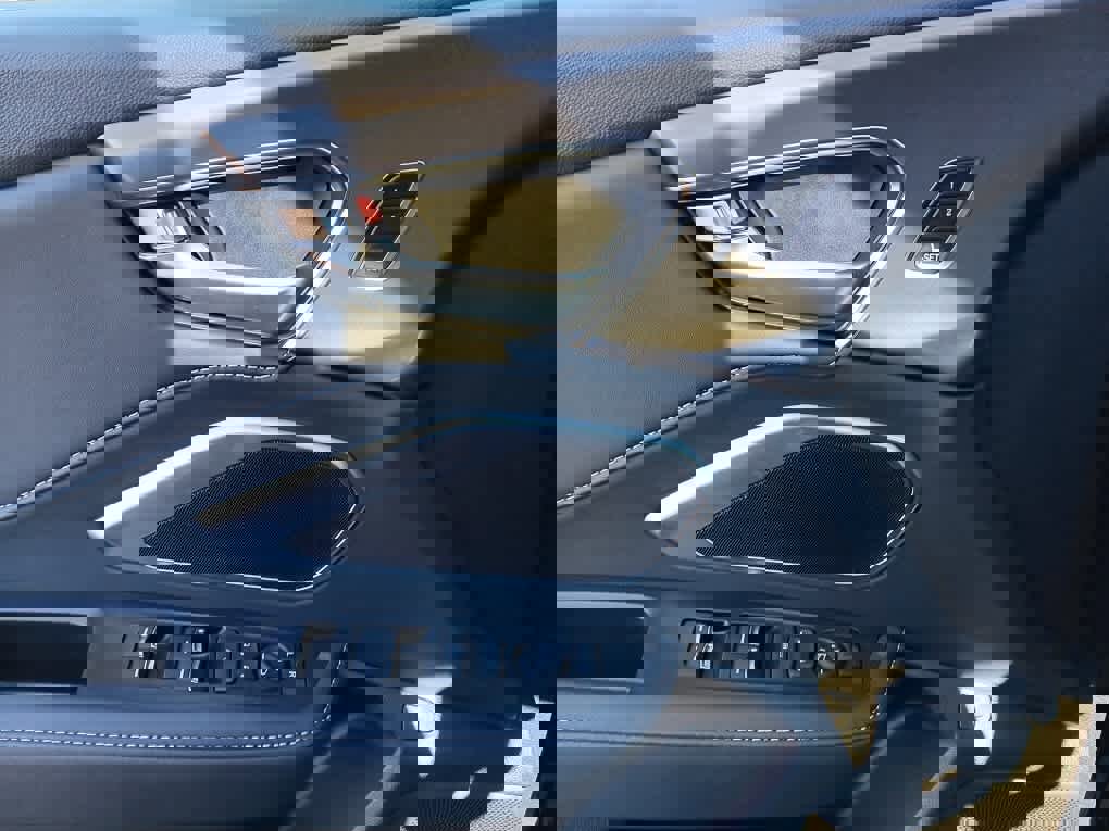 Used 2025 Acura RDX SH-AWD image 28