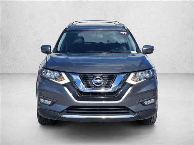 Used 2017 Nissan Rogue SV image 2