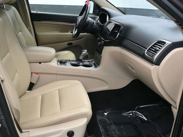 Used 2021 Jeep Grand Cherokee Limited w/ Trailer Tow Group IV image 9