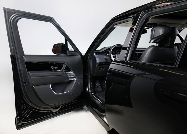New 2026 Land Rover Range Rover SE image 23