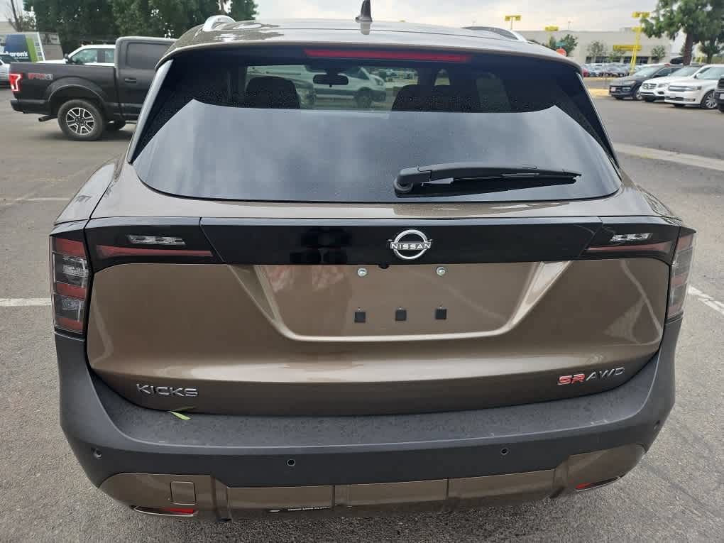 Used 2025 Nissan Kicks SR w/ SR Premium Package AWD/4WD image 7