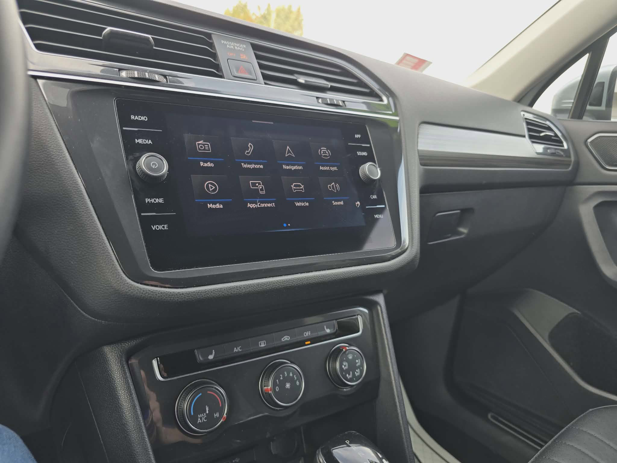 Used 2024 Volkswagen Tiguan Wolfsburg Edition image 24