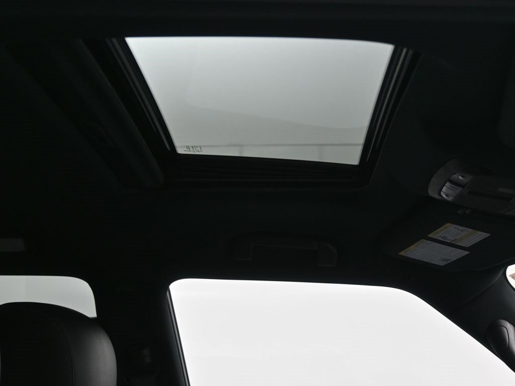 Used 2022 INFINITI QX80 Sensory w/ All-Season Package image 9