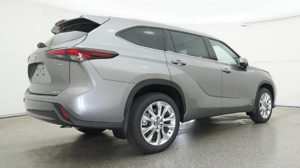 New 2026 Toyota Highlander Limited image 3