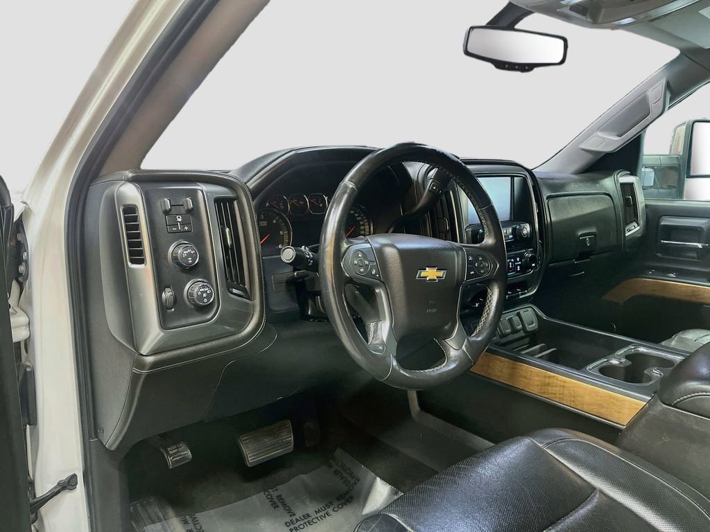 Used 2017 Chevrolet Silverado 1500 LTZ w/ LTZ Plus Package AWD/4WD image 9