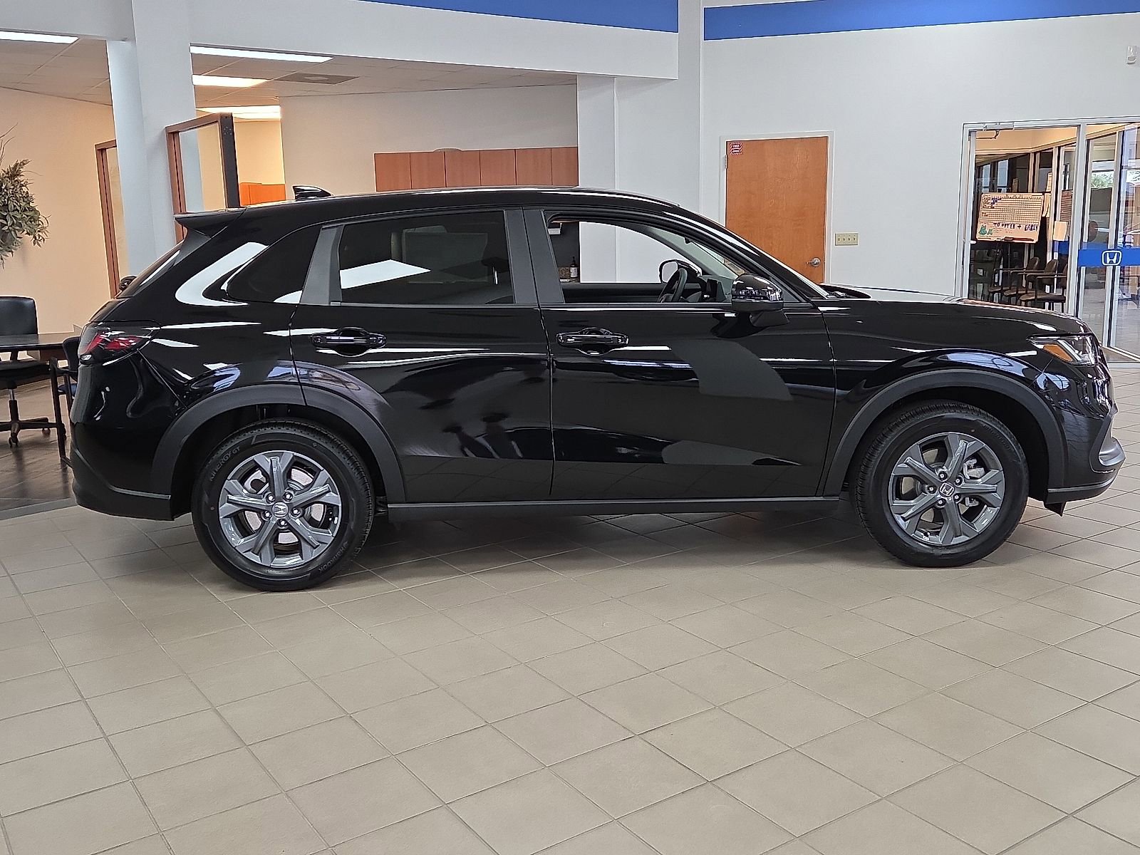 New 2026 Honda HR-V LX image 4