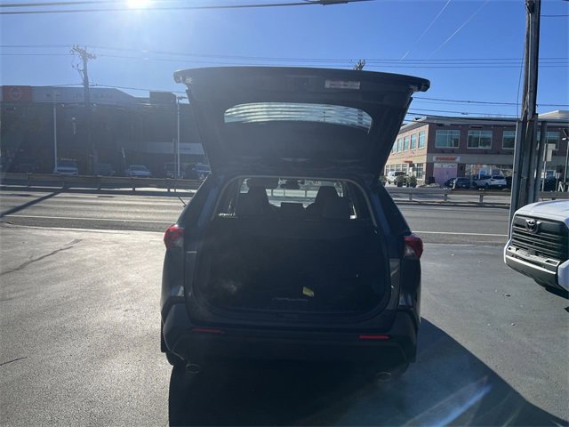 Used 2022 Toyota RAV4 XLE image 22