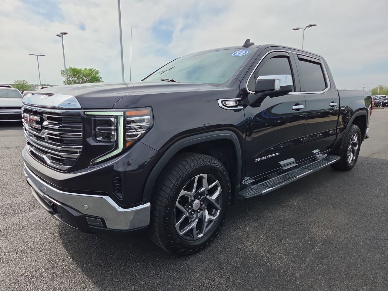 Used 2022 GMC Sierra 1500 SLT w/ SLT Premium Plus Package AWD/4WD image 3