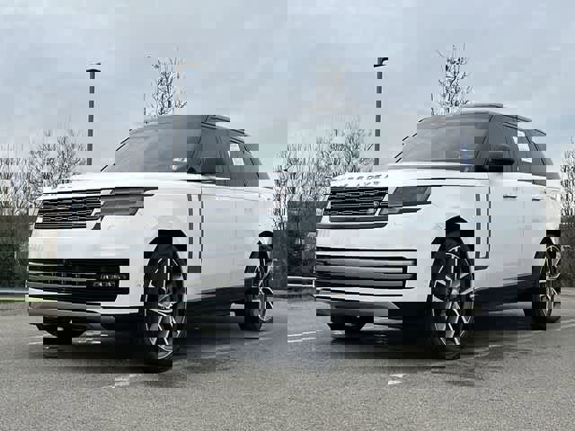 Used 2025 Land Rover Range Rover SE image 20