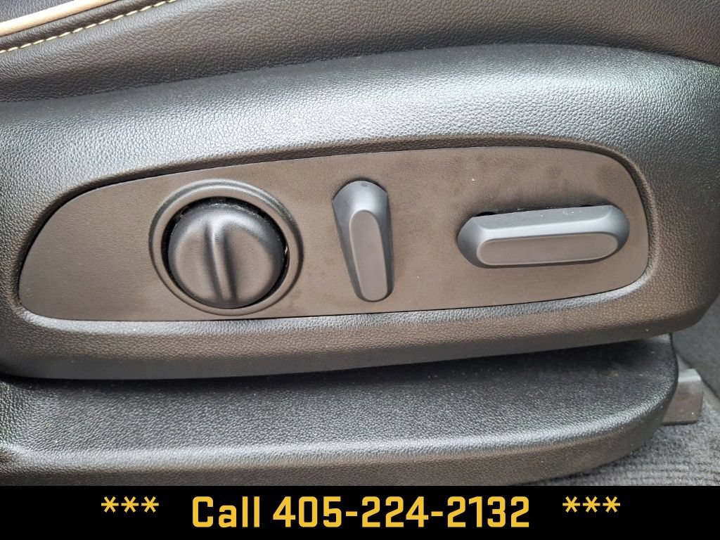 Used 2023 Chevrolet Traverse Premier AWD/4WD image 11